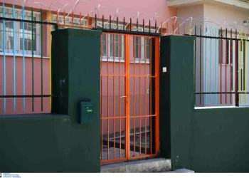 Μειώνονται αντί να αυξάνονται οι βρεφονηπιακοί σταθμοί στο δήμο Αθήνας