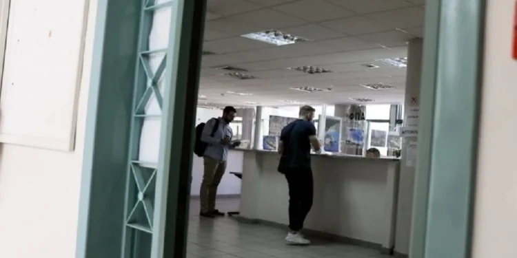 Τέλος Χαρτοσήμου: Καταργείται σε περισσότερες από 600 συναλλαγές – Τι αλλάζει