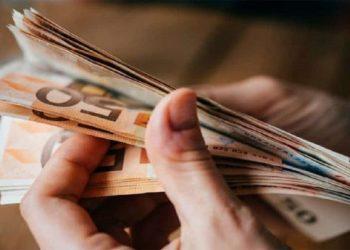 Τέλος οι συναλλαγές με μετρητά