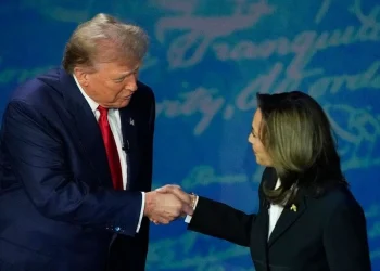 Τηλεμαχία Τραμπ – Χάρις: Επιθέσεις, ειρωνίες και εκατέρωθεν ικανοποίηση αλλά … χωρίς νικητή