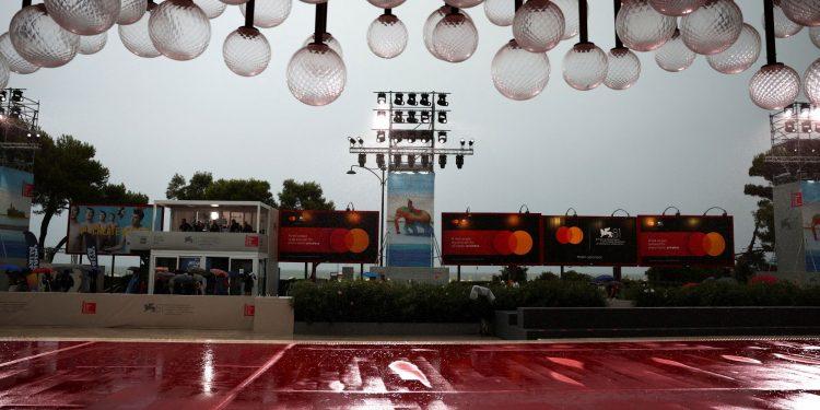 81o Φεστιβάλ κινηματογράφου Βενετίας: Όλα «παίζουν» – Λείπει η ταινία που πραγματικά ξεχώρισε