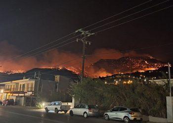 Μεγάλη φωτια  στο Δερβένι Κορινθιας