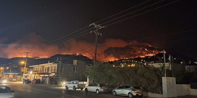 Μεγάλη φωτια  στο Δερβένι Κορινθιας