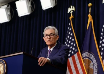 Η Fed μειώνει επιθετικά τα επιτόκια για πρώτη φορά από το 2020