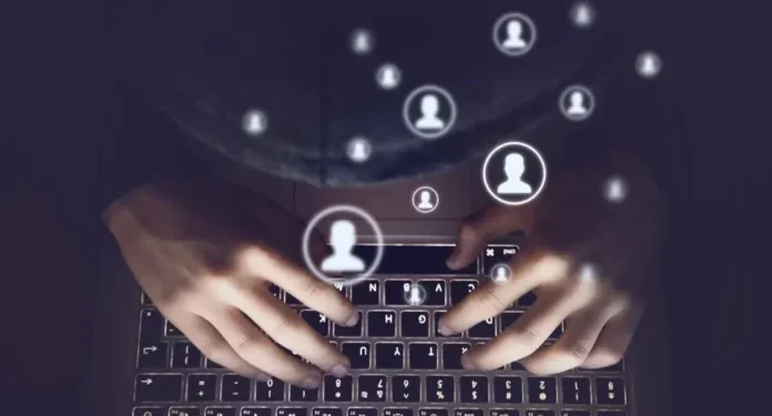 ΗΠΑ: Οι αρχές κατηγορούν κολοσσούς των social media για «μαζική παρακολούθηση» χρηστών