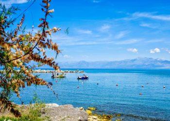 Καιρός: Τοπικές βροχές ή καταιγίδες και θερμοκρασία έως 34 βαθμούς