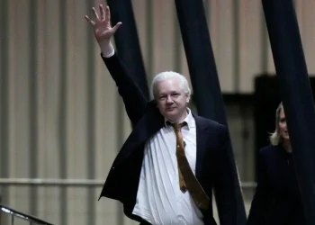 Στο βήμα του Συμβουλίου της Ευρώπης ο Τζούλιαν Ασάνζ – Η πρώτη ομιλία μετά την αποφυλάκιση