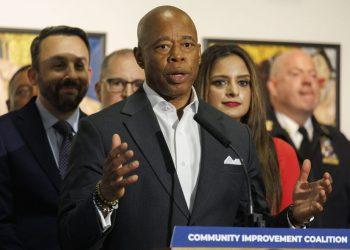 Σκάνδαλο στη Νέα Υόρκη: Ο δήμαρχος Άνταμς στο μικροσκόπιο για δωροδοκία και παράνομη χρηματοδότηση