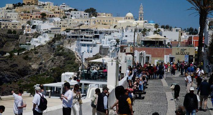 Η άνοδος του τουρισμού εκτόξευσε τις τιμές των ξενοδοχείων