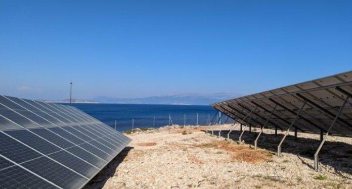 Έρχεται πρόγραμμα για συστήματα ΑΠΕ στα νησιά που θα τροφοδοτούν μονάδες αφαλάτωσης