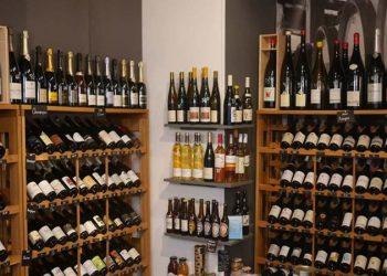 4+1 αγαπημένα μαγαζιά για να απολαύσετε το κρασί σας