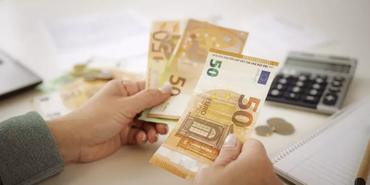 Νέα δεδομένα για περίπου 735.000 ελεύθερους επαγγελματίες – Αλλαγές στο τεκμαρτό εισόδημα