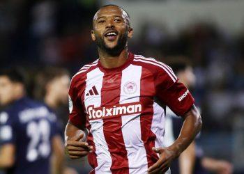 Τρία γκολ, τρεις βαθμοί, σωστή μπάλα, αλλά ο Ολυμπιακός στην Λαμία κέρδισε πολλά περισσότερα