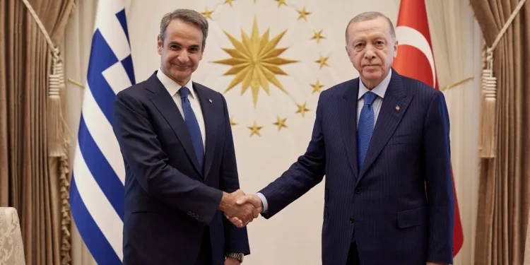 Ο Κυριάκος Μητσοτάκης με τον Τούρκο πρόεδρο, Ταγίπ Ερντογάν σε παλαιότερη συνάντησή τους στην Άγκυρα Γραφείο Τύπου Πρωθυπουργού / Δημήτρης Παπαμήτσος