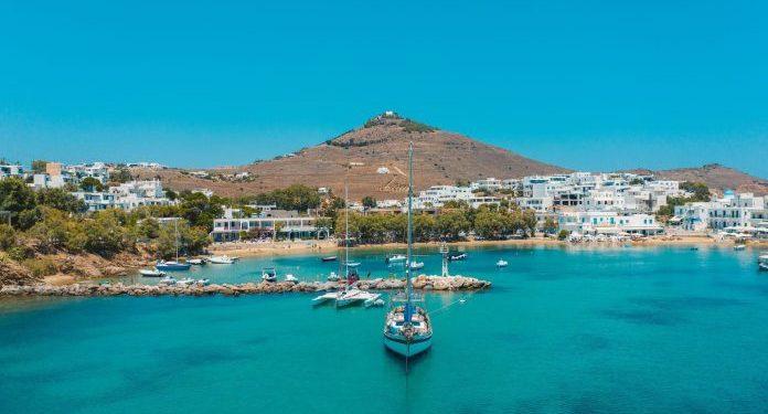 Ποιο ελληνικό νησί προτείνουν τα διεθνή μέσα για φθινοπωρινές διακοπές