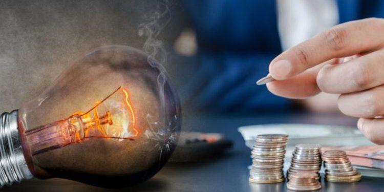 Ρεύμα: Ποιοι και πώς μπορούν να διεκδικήσουν έκπτωση έως και 0,12 ευρώ η κιλοβατώρα
