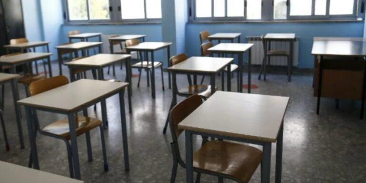 Σχολεία: Στικάκια νικοτίνης, καπνικά προϊόντα και αλκοόλ στις αυλές – Ο νέος κίνδυνος για τα παιδιά που γίνεται «μόδα»