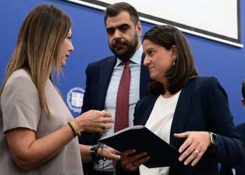 Νέες οικονομικές παροχές και κοινωνική πολιτική για την ενίσχυση των οικογενειών και της απασχόλησης