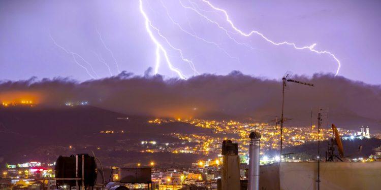 Καιρός σήμερα: 1η Σεπτεμβρίου με τοπικά ισχυρές βροχές και καταιγίδες – Αναλυτική πρόγνωση