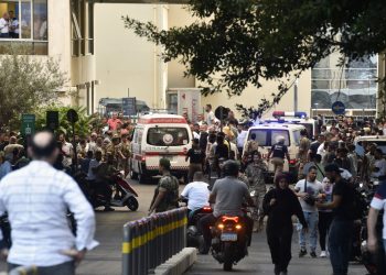Λίβανος: Τουλάχιστον 2.750 τραυματίες και 9 νεκροί από τις εκρήξεις βομβητών της Χεζμπολάχ – Απειλεί με αντίποινα