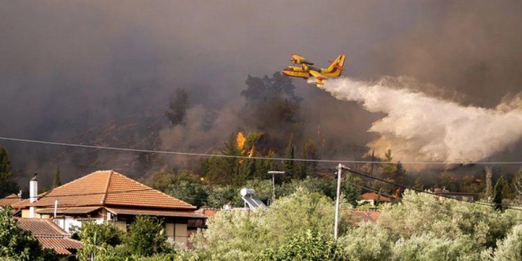 Ο νομός Ηλείας σε πύρινο κλοιό – Έκτακτη σύσκεψη στο υπουργείο Πολιτικής Προστασίας