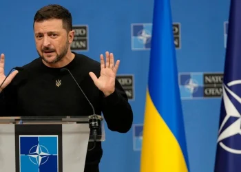 Ο Βολόντιμιρ Ζελένσκι κατά την διάρεκια συνέντευξης Τύπου στην έδρα του ΝΑΤΟ στις Βρυξέλλες, την Τετάρτη 17 Οκτωβρίου 2024. AP Photo/Virginia Mayo