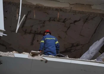 Το διαμέρισμα στους Αμπελόκηπους όπου ένας άνδρας έχασε τη ζωή του και μια γυναίκα τραυματίστηκε μετά από ισχυρή έκρηξη στις 31 Οκτωβρίου, 2024 Νίκος Ραζής/CNN Greece