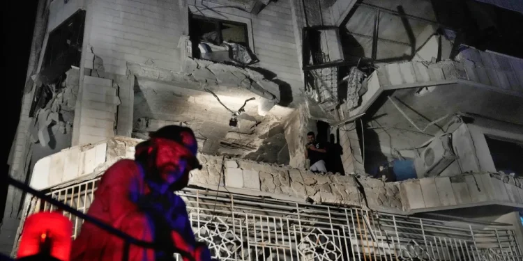 Το Ισραήλ χτύπησε ιατρικό κέντρο στην καρδιά της Βηρυτού