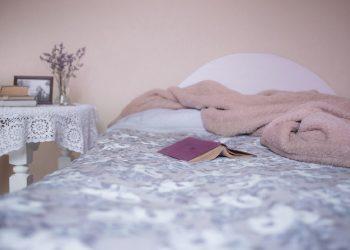 Γιατρός συμβουλεύει: Γιατί δεν πρέπει να στρώνεις το κρεβάτι σου αμέσως μόλις ξυπνήσεις