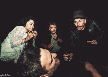 «Ο ΔΟΛΟΦΟΝΟΣ ΕΙΝΑΙ… ΑΝΑΜΕΣΑ ΜΑΣ…»  Του Ευάγγελου Σαμιώτη στον Μικρό Κεραμεικό