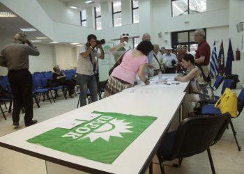 ΠΑΣΟΚ: Άνοιξαν οι κάλπες για την εκλογή προέδρου – Πλήρης οδηγός για τους ψηφοφόρους