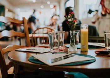 «Το φιλοδώρημα είναι μισθός» – Αντιδράσεις για την απόφαση του Αρείου Πάγου που «ψαλιδίζει» το φιλοδώρημα