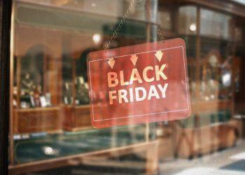 Έρευνα EY: 1 στους 2 Έλληνες καταναλωτές σχεδιάζει να κάνει αγορές την Black Friday – Ποιοι εμφανίζονται πιο πρόθυμοι