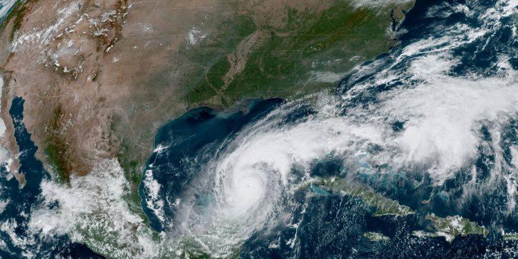 ΗΠΑ: Αναβαθμίστηκε και πάλι σε κατηγορία 5 ο τυφώνας Μίλτον – Πότε θα χτυπήσει τη δυτική ακτή της Φλόριντα