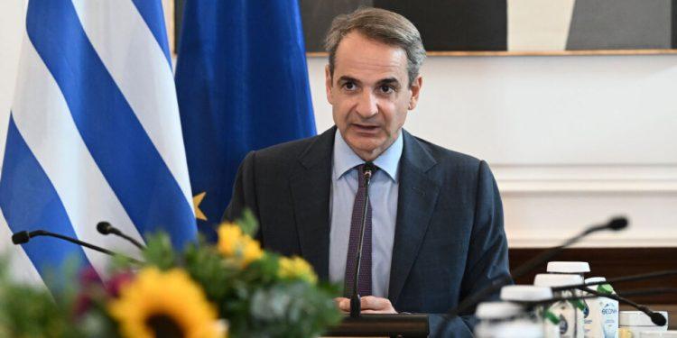 Σταθερά στα 950 ευρώ ο κατώτατος μισθός έως το 2027: Οι κυβερνητικές δεσμεύσεις και οι νέες οικονομικές προοπτικές