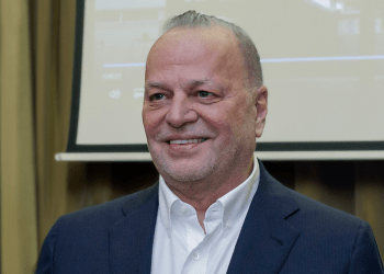 Ευάγγελος Μυτιληναίος: Μπαίνει μπροστά το νέο εργοστάσιο της Metlen – Ο κρυμμένος θησαυρός της Σίνδου