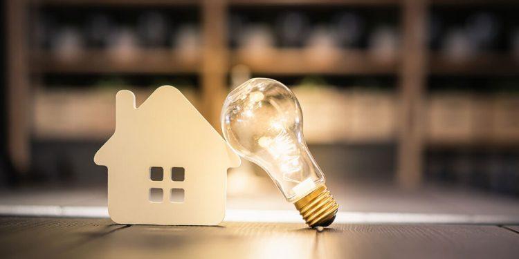 Ρεύμα: Οι τιμές των παρόχων τον Οκτώβριο – Τι θα πληρώσουν τα νοικοκυριά