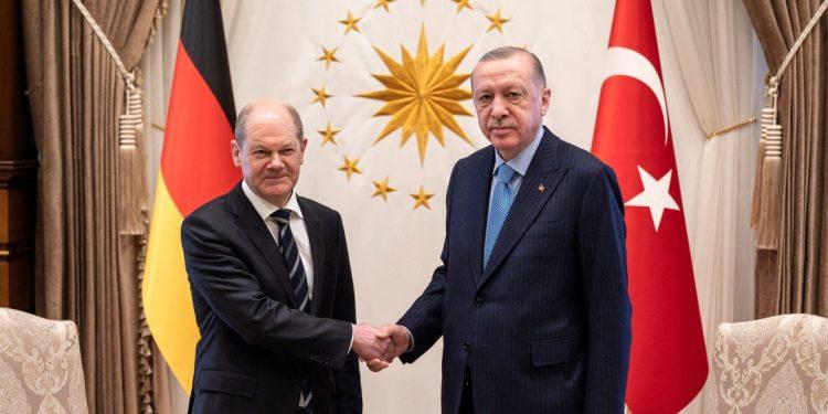 Στον απόηχο της συνάντησης Ερντογάν – Σολτς στην Κωνσταντινούπολη