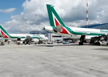 Alitalia: Οριστικές μαζικές απολύσεις και αβεβαιότητα για τη συγχώνευση της ITA Airways με τη Lufthansa