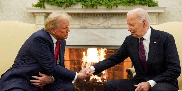 Η συνάντηση του Τζο Μπάιντεν με τον Ντόναλντ Τραμπ στον Λευκό Οίκο Live