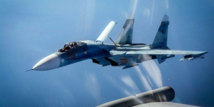 Επικίνδυνες Πτήσεις πάνω από τη Βαλτική: Ρωσικά Su-27 αναχαίτισαν Αμερικανικά B-52