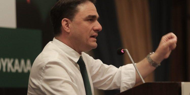 Τσουκαλάς: Ο κ. Μητσοτάκης ούτε θέλει ούτε μπορεί να σταθεί στο πλευρό των μη προνομιούχων και των μεσαίων στρωμάτων