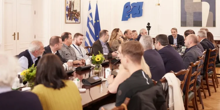 Μητσοτάκης: Το Δημόσιο θα αναλάβει την πλήρη αποκατάσταση της πολυκατοικίας στους Αμπελόκηπους