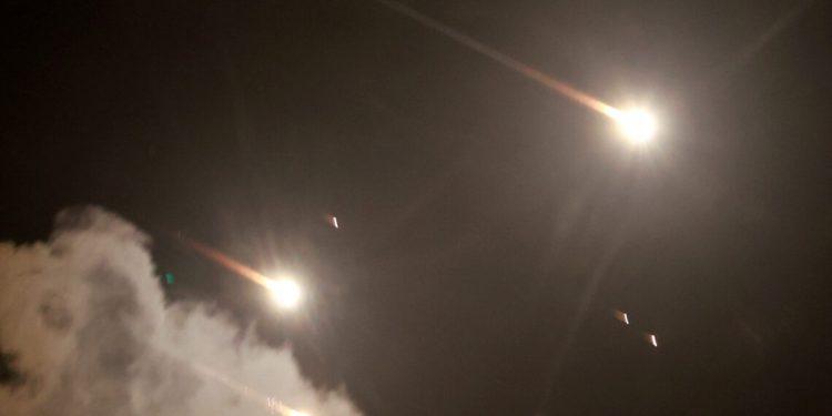 Ιράν: Απειλεί ότι η απάντησή του στην επίθεση του Ισραήλ θα είναι «βίαιη»