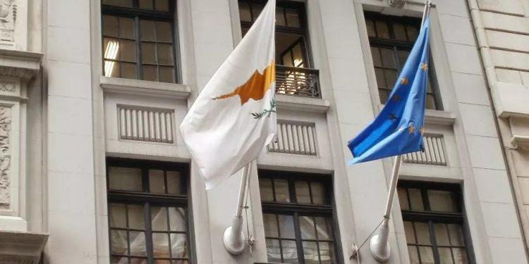 Κλειστό από τον Απρίλιο του 2018 όταν εκδηλώθηκε σε αυτό πυρκαγιά, παραμένει το κτήριο της Μόνιμης Αντιπροσωπείας και του Γενικού Προξενείου της Κύπρου στη Νέα Υόρκη, με αποτέλεσμα η Κυπριακή Δημοκρατία να σπαταλά εκατομμύρια σε ενοίκια (Φωτογραφία: Αρχείο ΚΥΠΕ).