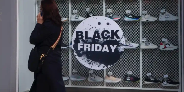 Στη «μάχη» της Black Friday από νωρίς η αγορά
