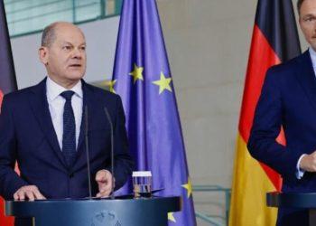 Συνάντηση Σολτς – Μερτς: Πρόωρες εκλογές άμεσα ζητά η αντιπολίτευση