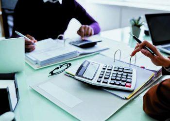 Όλα όσα ισχύουν για το τέλος επιτηδεύματος: Δείτε ποιοι θα πληρώσουν έως 1.000 ευρώ το 2025