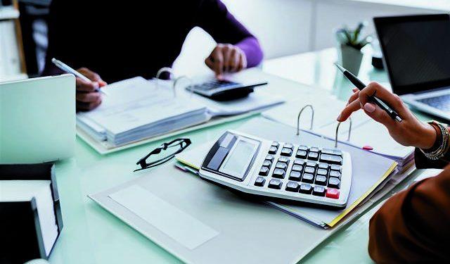 Όλα όσα ισχύουν για το τέλος επιτηδεύματος: Δείτε ποιοι θα πληρώσουν έως 1.000 ευρώ το 2025