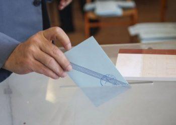 Δημοσκόπηση Opinion Poll: Η ΝΔ σε ποσοστά ευρωεκλογών, το ΠΑΣΟΚ στο 20,4% και το προβάδισμα Φάμελλου